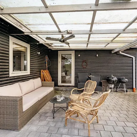 Cozy House Close To A Good Bathing And Town Holiday home Ebeltoft
