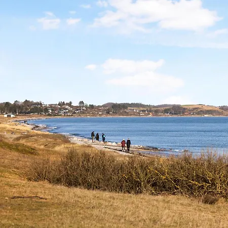 Bright And Cozy Near The Ideal For Family Getaways