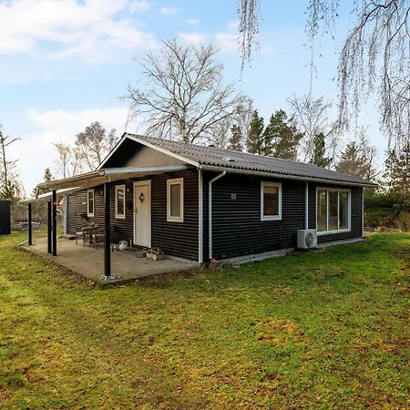 Cozy House Close To A Good Bathing And Town Holiday home