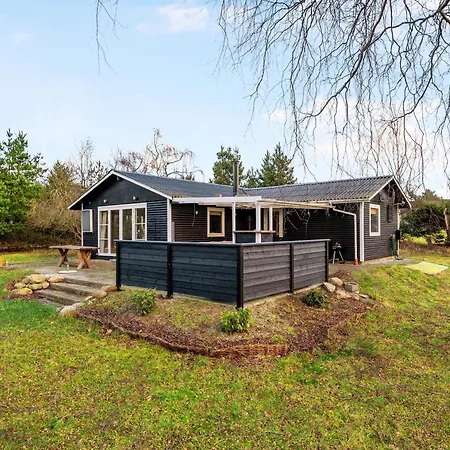 Holiday home Cozy House Close To A Good Bathing And Town *